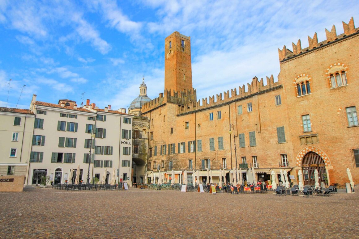 La Piazza Sordello - Mantoue ©Jürgen Reichenpfader
