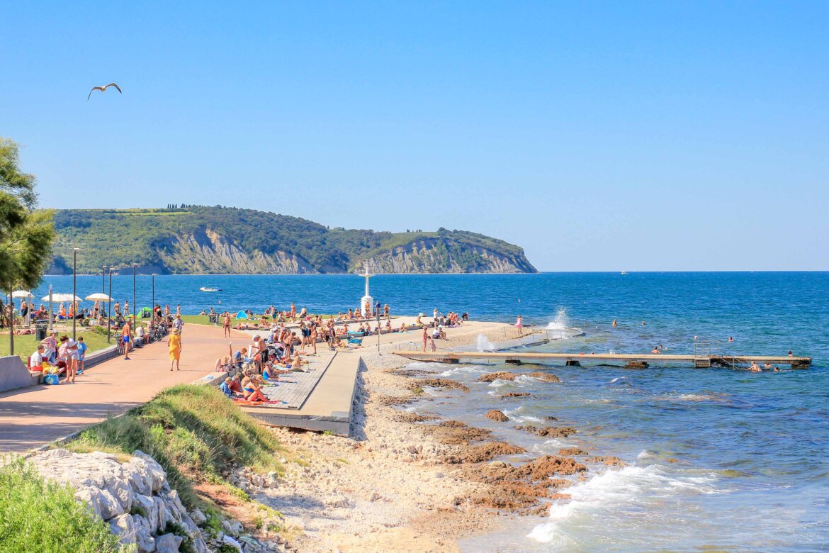 Strand Svetilnik, Izola, Slowenien