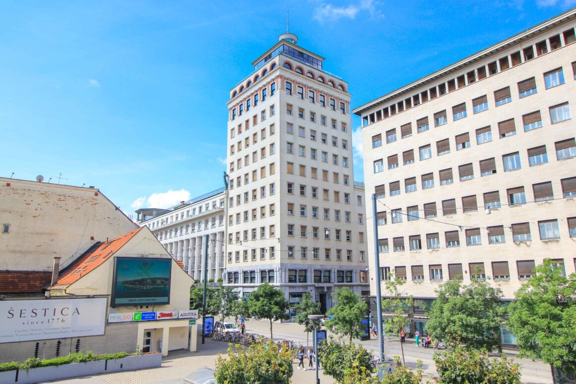 Gratte-ciel Nebotičnik - Ljubljana ©Jürgen Reichenpfader